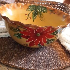 Maxcera Honey Poinsetta Serving Bowl